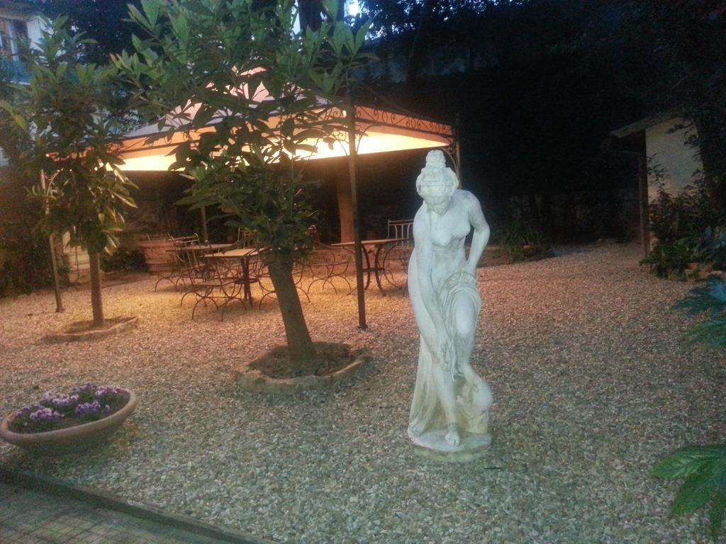 Little Garden Donatello Apartment Florence Exterior photo